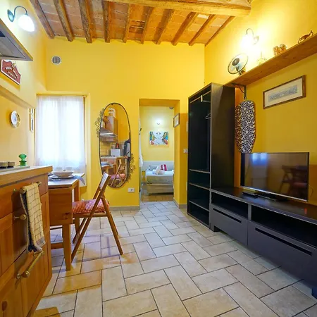 Authentic Tuscan Piazza Del Campo Apartment